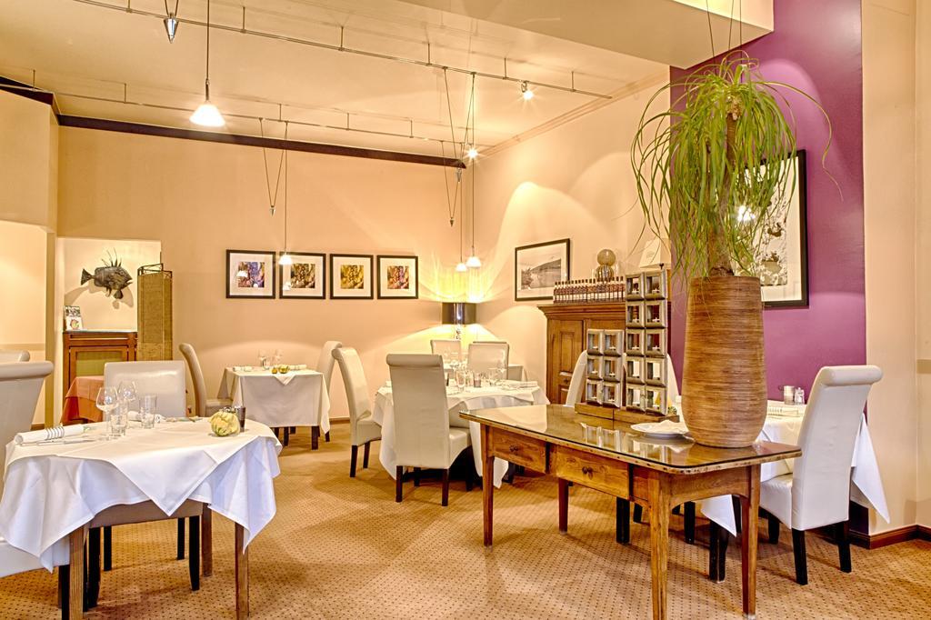Hotel Restaurant "Le Strasbourg" Bitche Exterior photo