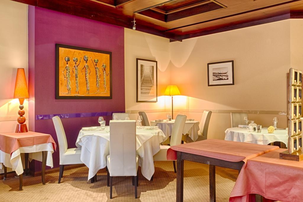 Hotel Restaurant "Le Strasbourg" Bitche Exterior photo